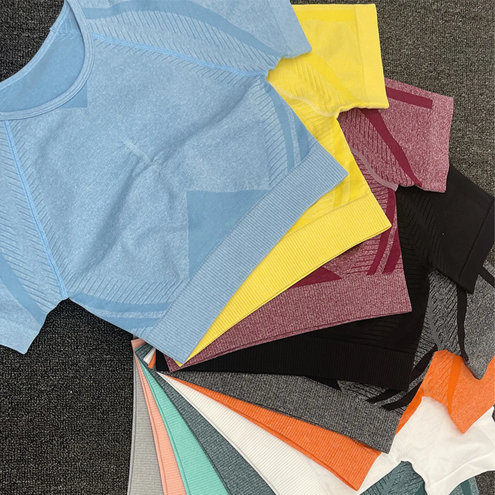 Seamless Gym Set Women Yoga Set Two Piece Slim Short Sleeve Sport Shorts Fitness High Waist Shorts Tights Crop Top Yoga Suit