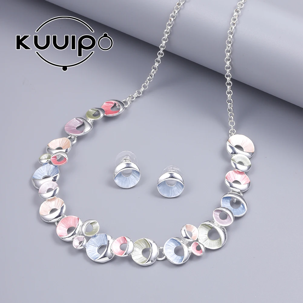 

New in Pink Necklaces Classic Collar Beauty Chains Women 2000s Aesthetic Original Jewelry Neck 2023 Designer Necklaces for Women