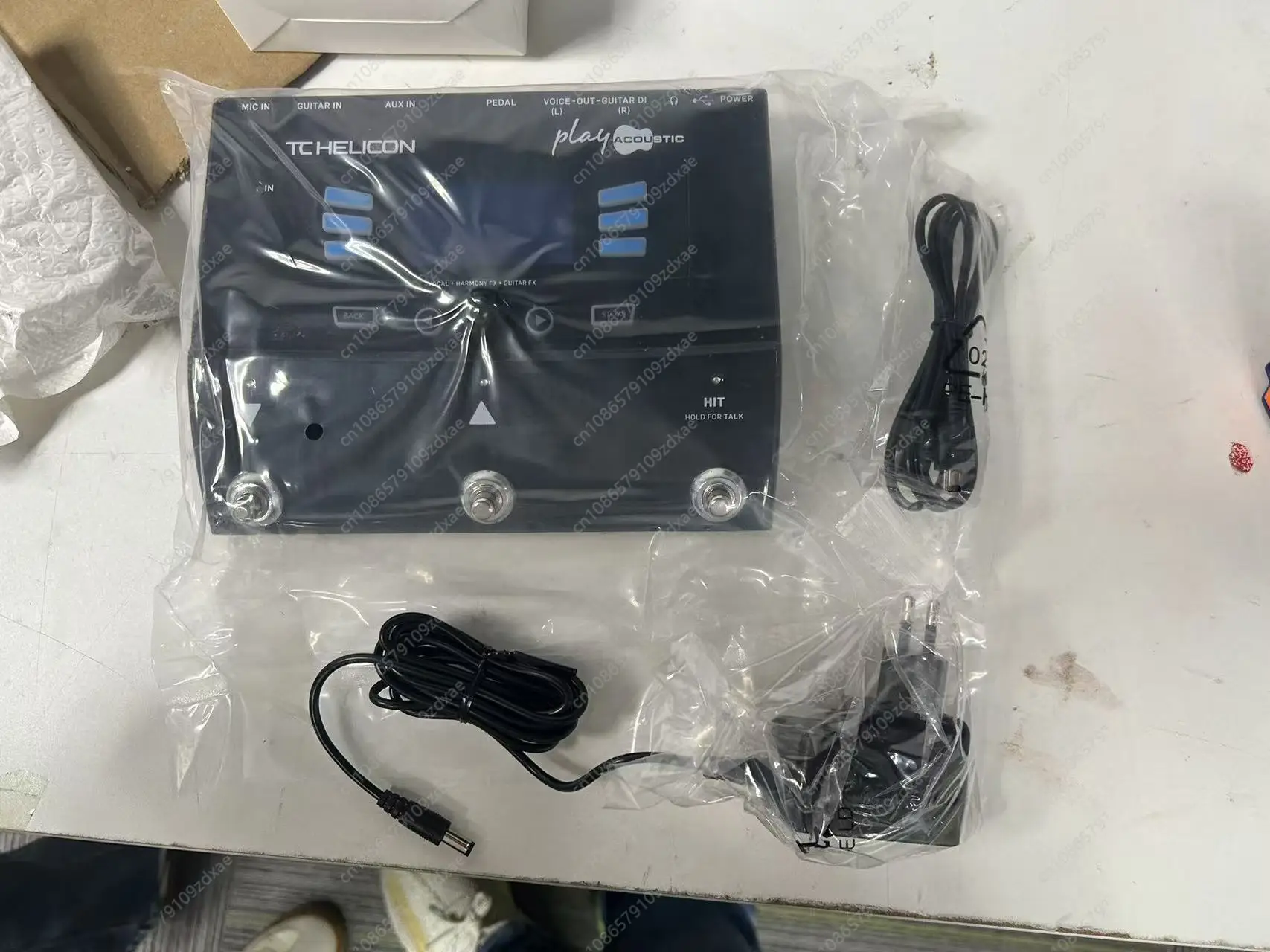 Подходит для TC Helicon Play, акустической гитары с тремя кнопками для вокала и аккомпанемента, с функциями BodyRez и лупинга. (art.: 3920daa27c38e) - 3920daa27c38e