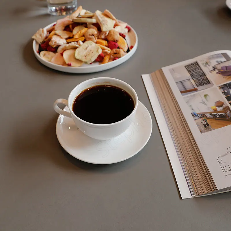 Кофейная чашка с подносом из простого костяного фарфора европейская Современная