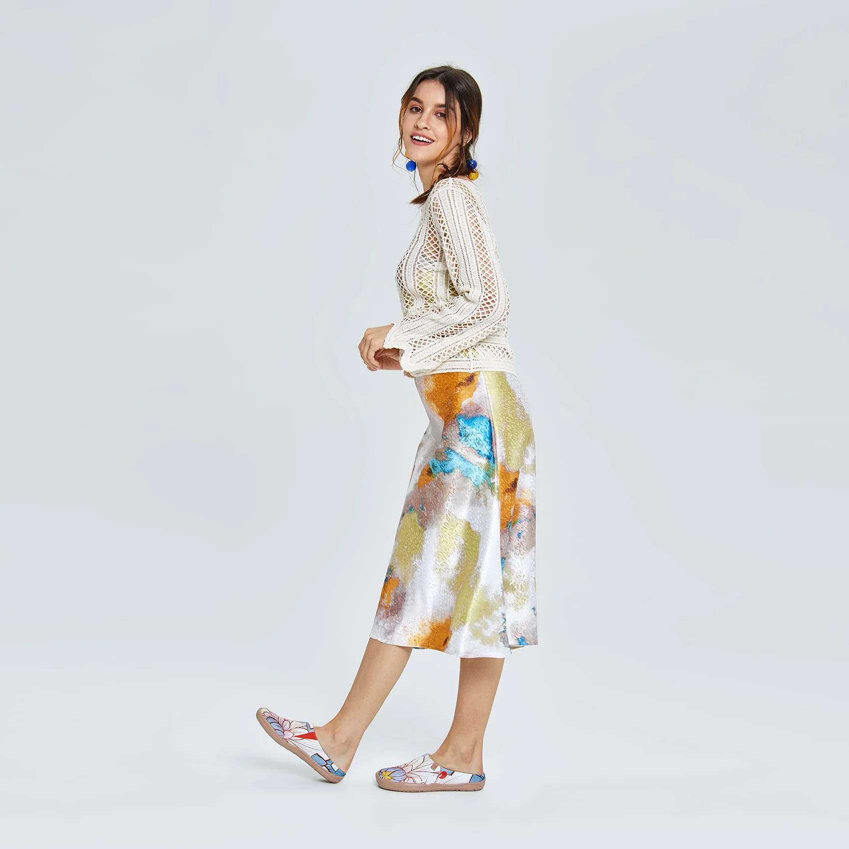 UIN Fashion Retro Japanese Style men's Shoes Sports Art Casual Canvas Sneakers Travel Shoes Art Painted men Slip-on Loafers