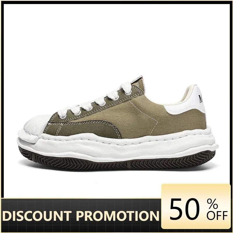 

MMY Fashion White Skateboard Shoes for Men Low Top Flats Sneakers Men Zapatillas Hombre Lace Up Leisure Men Vulcanize Summer