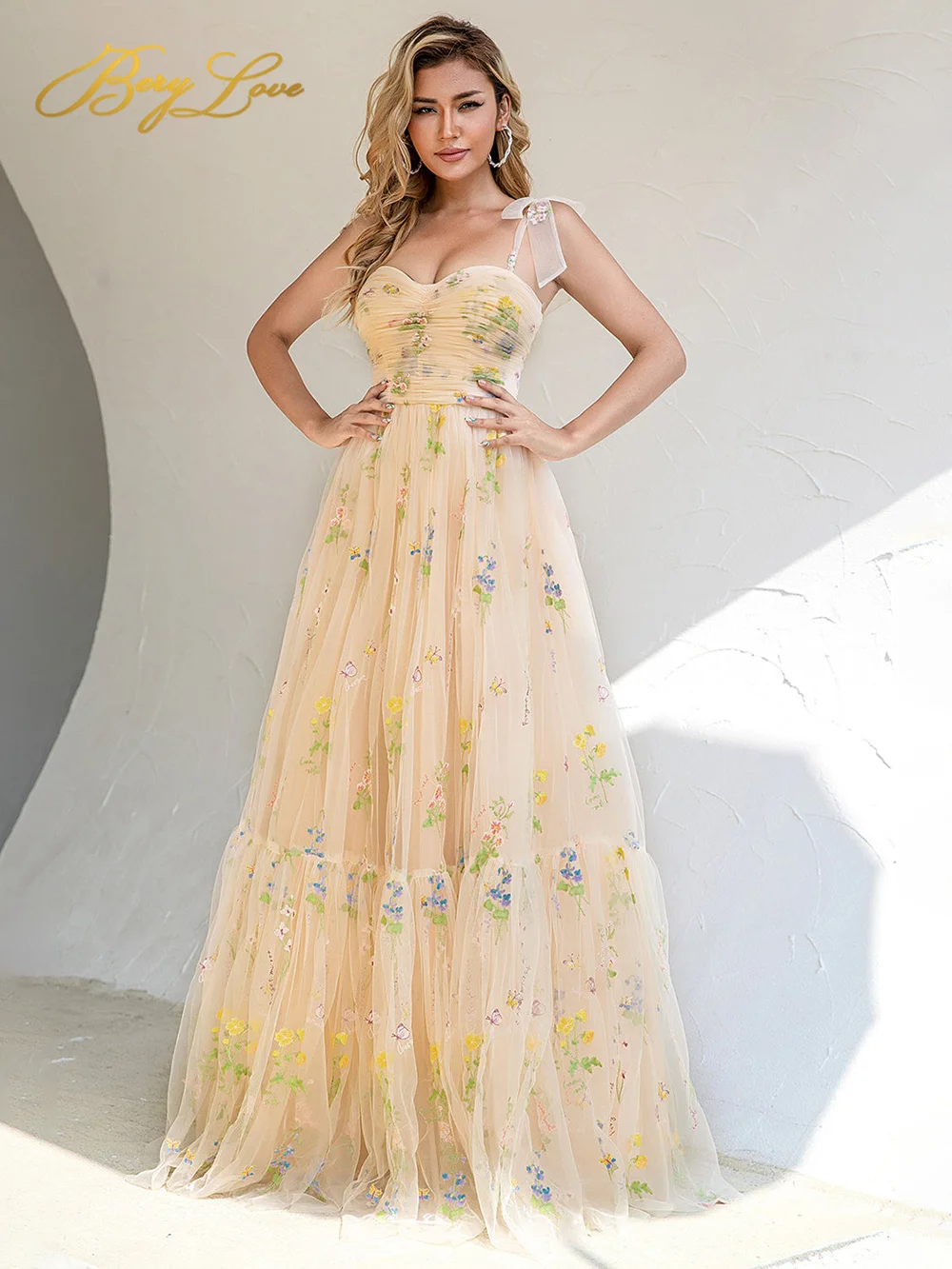 

Женское вечернее платье-трапеция до пола, без бретелек