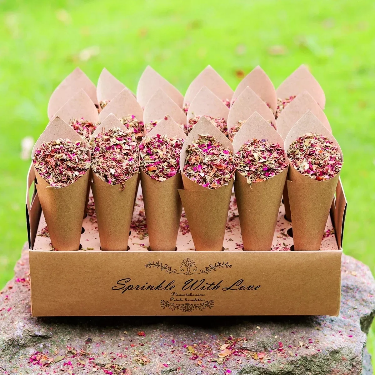 

Kraft Wedding Paper Confetti Cone Frame Tray Rustic Wedding Decoration Weeding Decoration for Wedding Birthday Party Decor