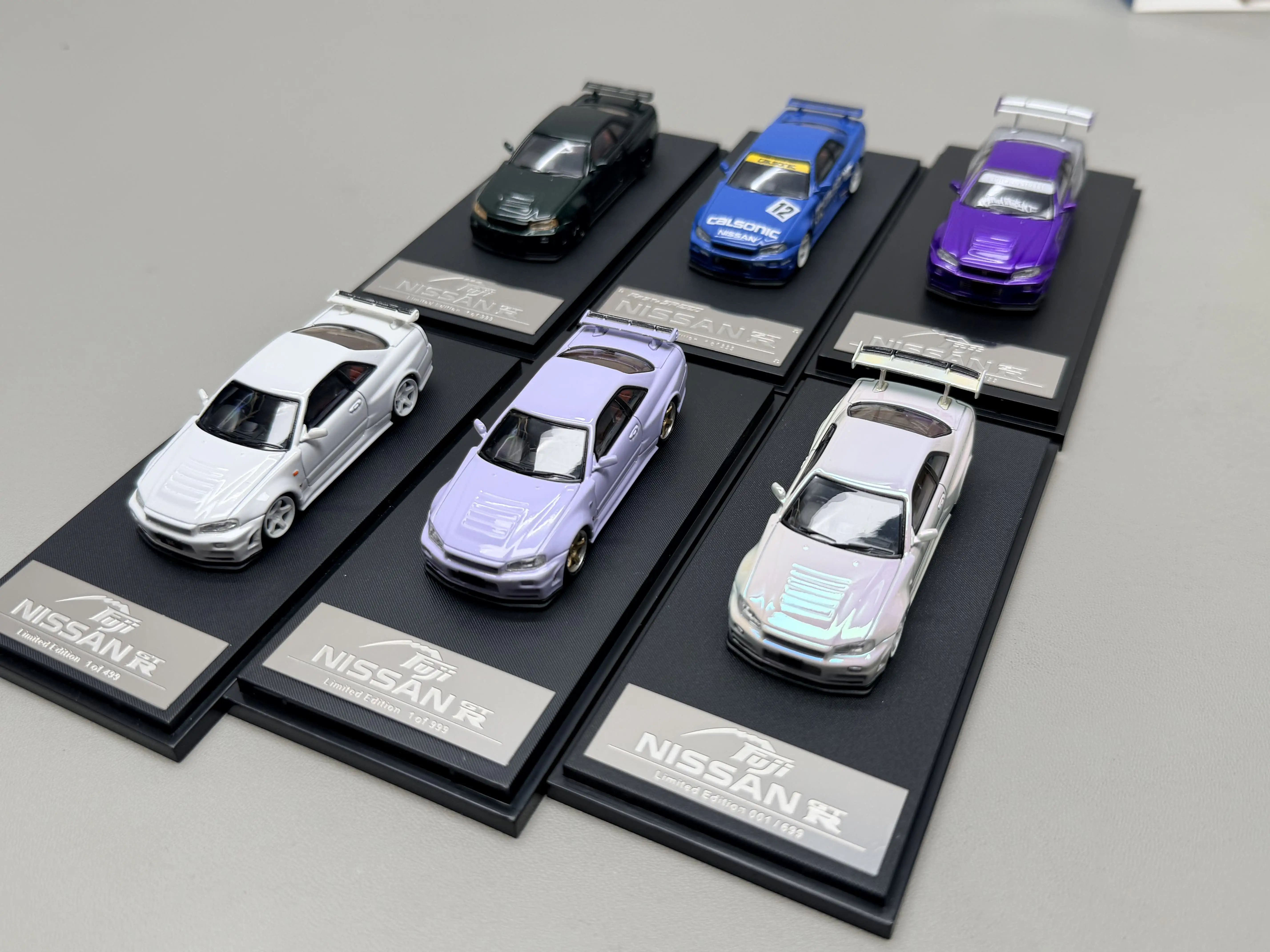 Фото Металлическая модель автомобиля Diecast Fuji 1:64 Scale GT-R R34 Z-Tune Skyline №1