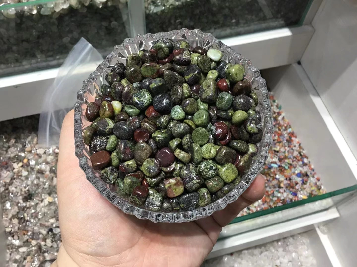 Натуральный камень в виде крови дракона качество гравия кристаллический