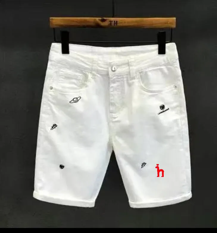 White men's shorts embroidered logo denim shorts Summer men's shorts Fashion casual loose fitting shorts Men's outerwear pants
