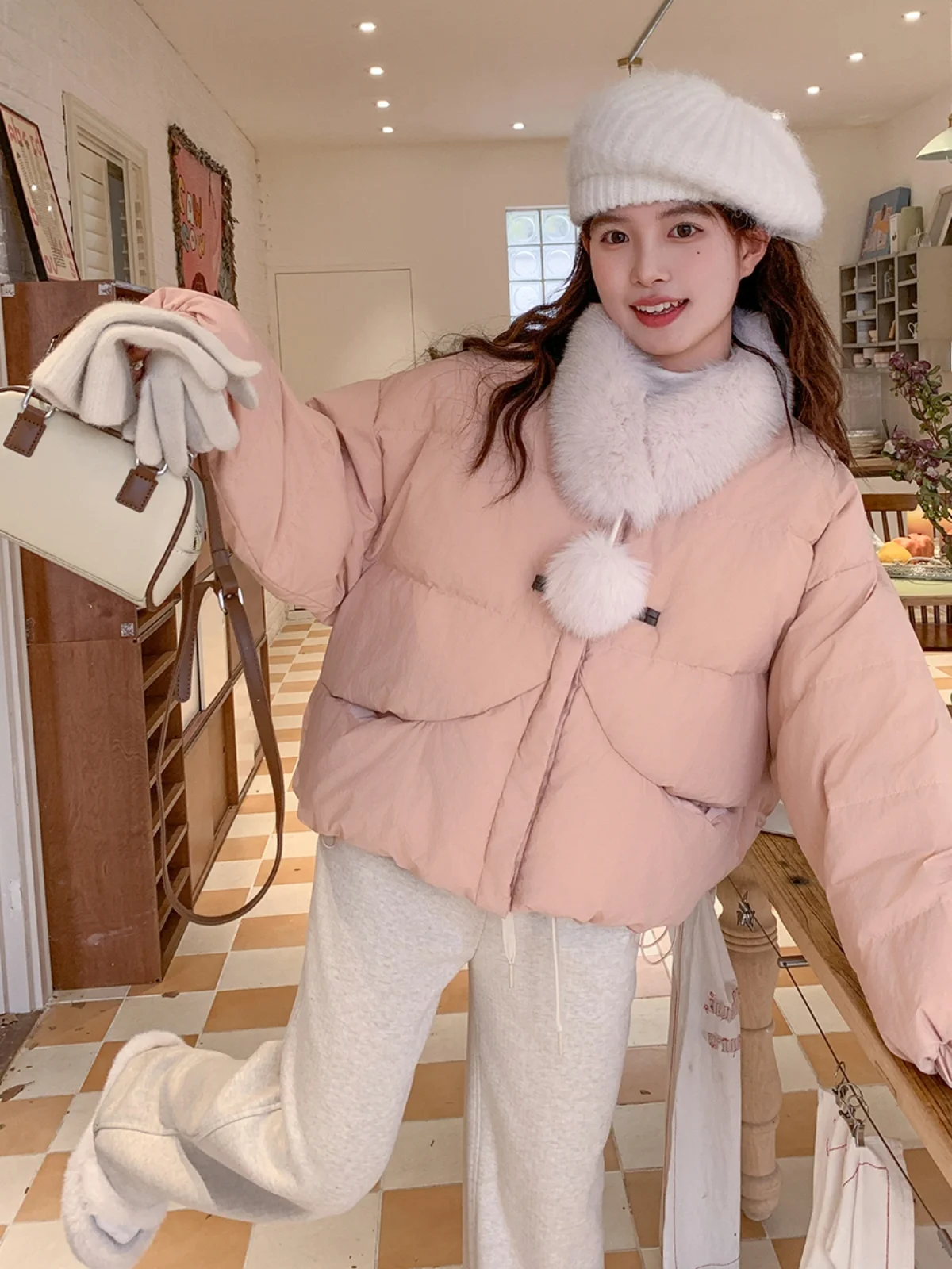 Розовый шарф с меховым воротником короткий пуховик женский зимний новый