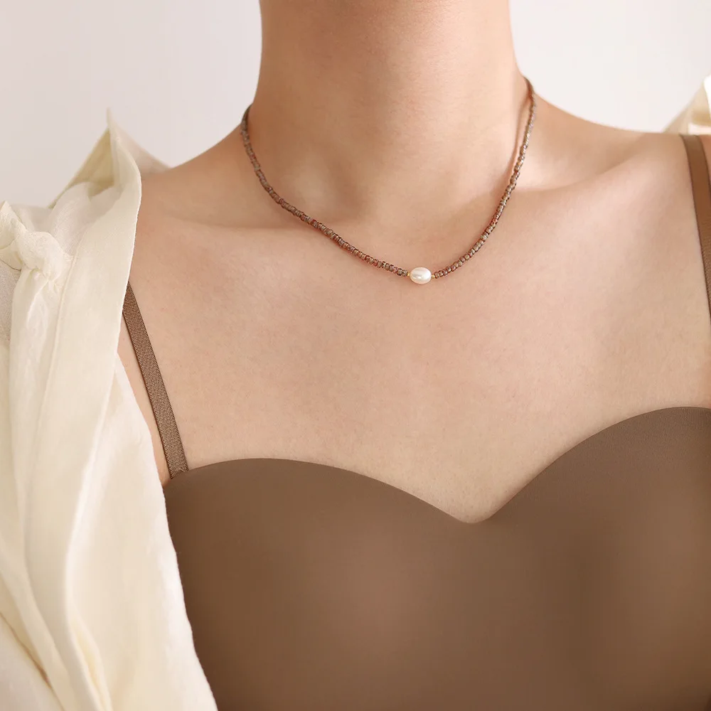 

French Vintage Glass Bead Chain Freshwater Pearl Necklace for Women Stylish Simple Stainless Steel Fittings