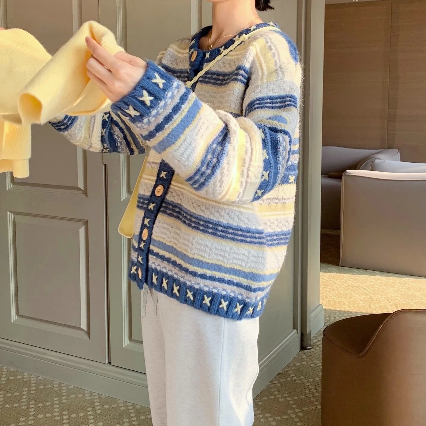 

2022 Cardigans Sweater Atmospheric Sweater Jacket Cardigan Women's Design Sense Small Loose Round Neck Single Breasted Sweater