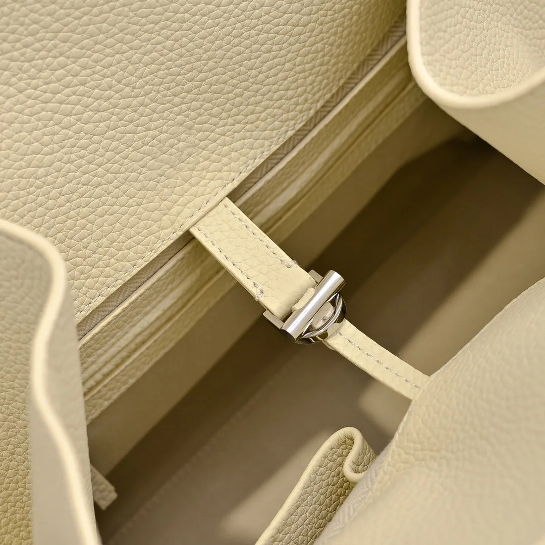 Женская сумка из натуральной кожи