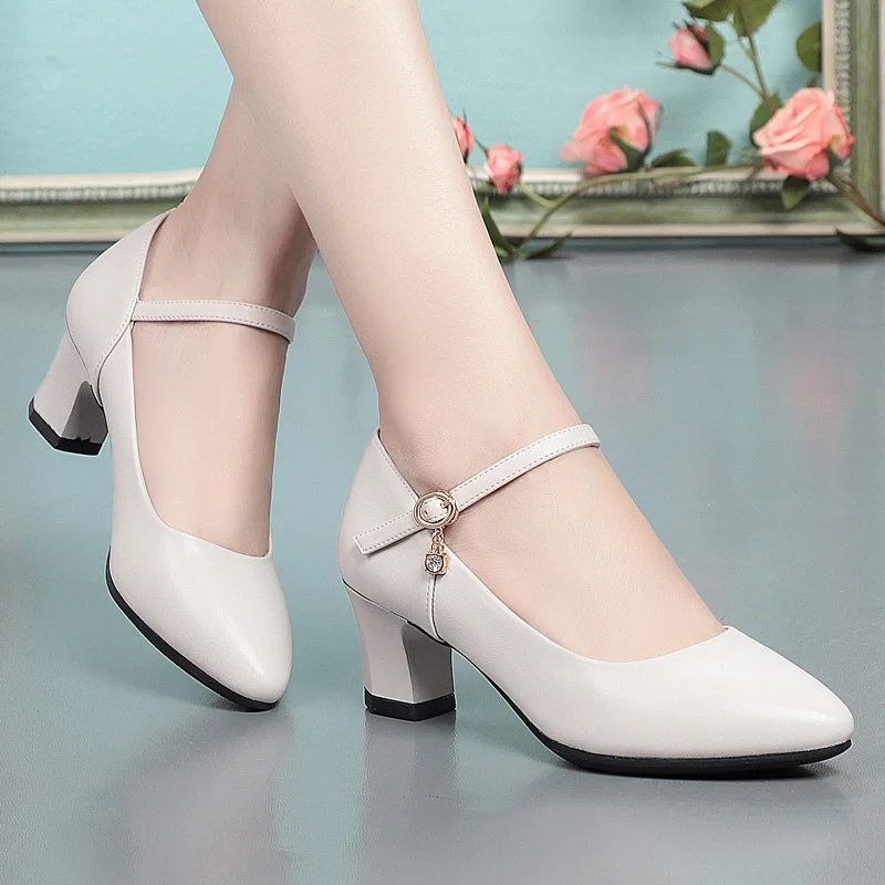 2023 Spring And Autumn New Middle-Aged Mother Single Shoes Soft Leather Women'S Medium Heel Thick Heel Dancing Women'S Leather