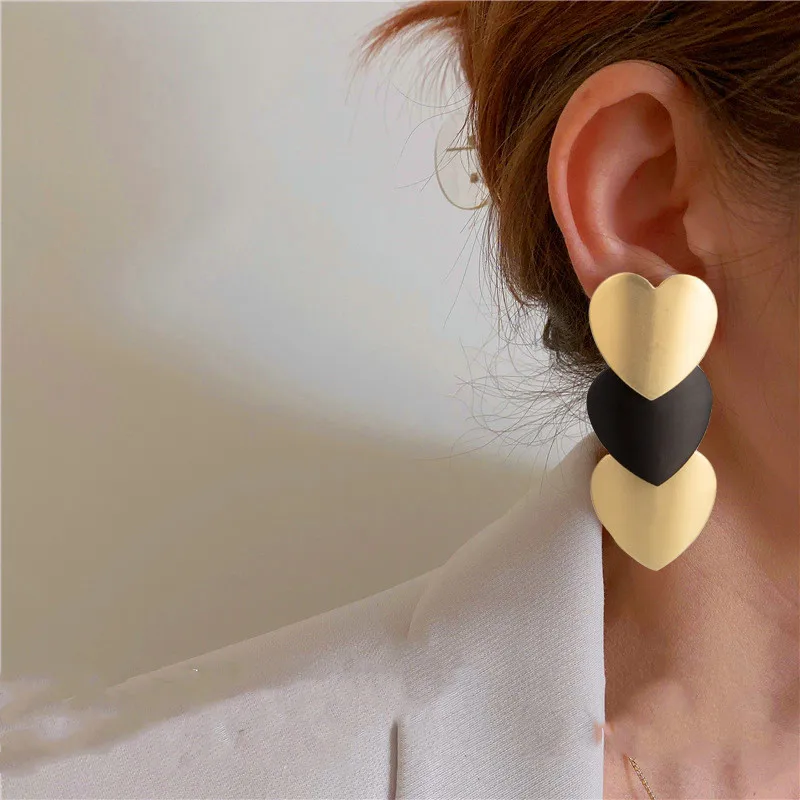 

2021 HOT SALE Fashion Gold Color Geometric Heart Shape Statement Earrings for Women Vintage Metal Earrings Jewelry