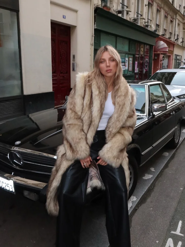 Женская куртка из искусственного меха