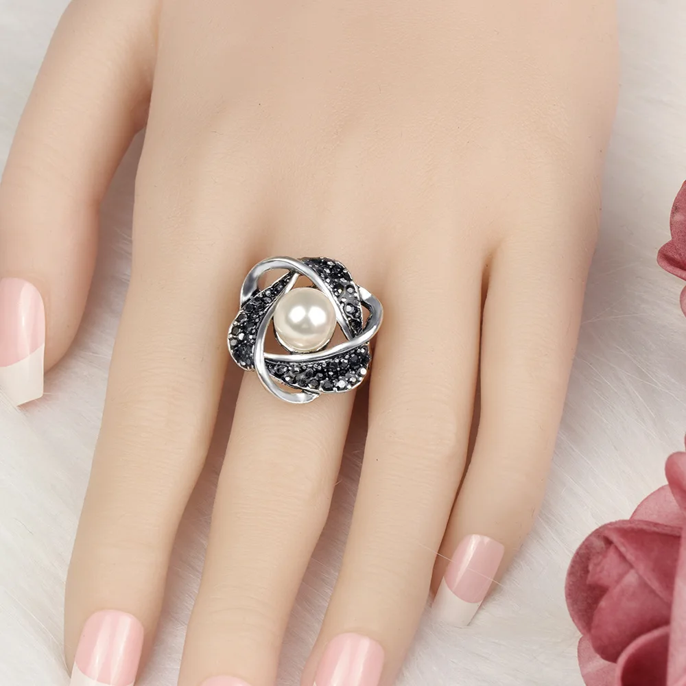 

2022 Unique Well-cut Glass Crystal Vintage Rings for Women Antique Gold Water Drop Zircon Rings Boho Jewelry Party Accessories