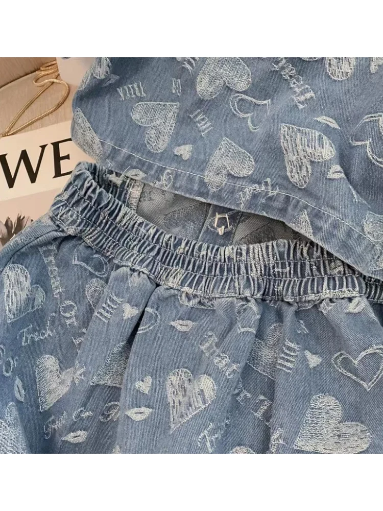 Женское джинсовое платье с коротким рукавом голубое из денима пузырьками