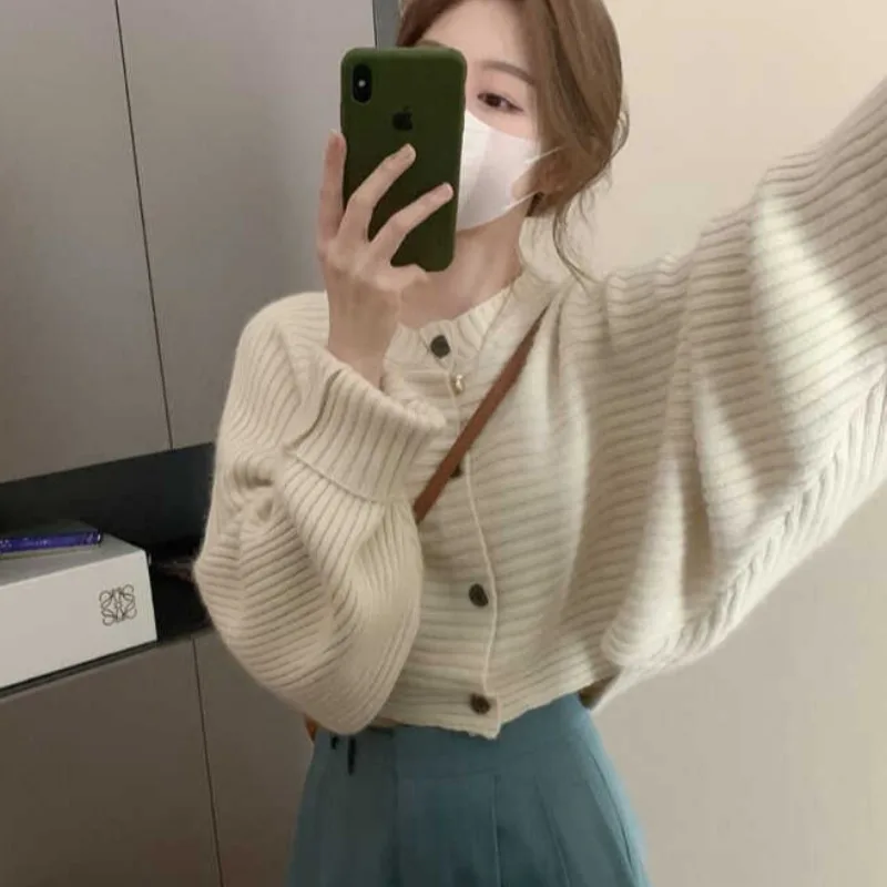 Кардиганы с рукавами летучая мышь женский осенний укороченный свитер нежный