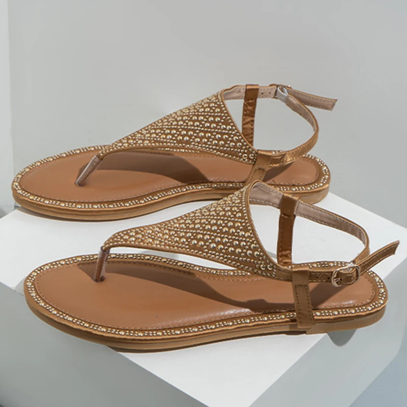 Women's Flat Flip Flops Sandals Fashion Rivets Design Square Head Buckle Beach Slippers 2023 Summer New Sandals Woman Shoes