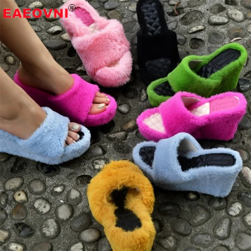 

Summer Women's Plush Slippers Fashion Barefoot Open-toed Shoes Outdoor Wedge Women Shoes 43 Large Size Thick Bottom Casual Shoes
