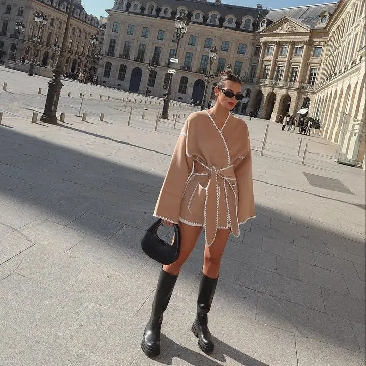 Рисунок 2 - Женское шерстяное пальто на шнуровке