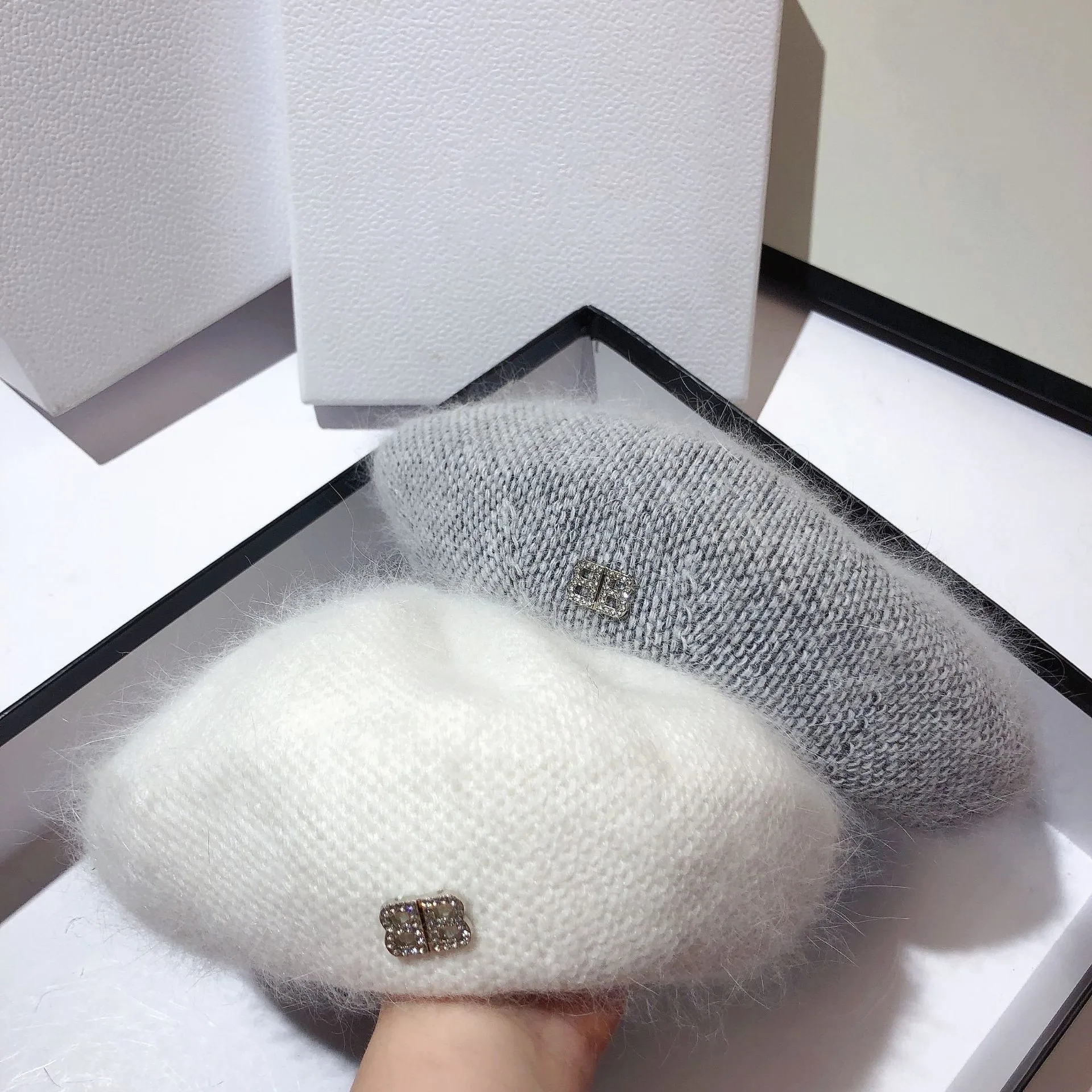 

Autumn and Winter Women Beret Angola Rabbit Fur Beret Female Warm Octagonal Hat Fashion Painter Hat High-quality Cap