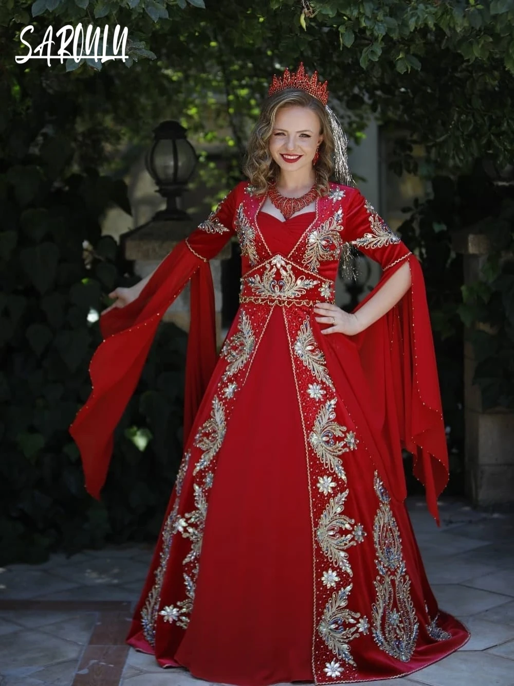 Нежное расшитое бисером арабское красное вечернее платье трапециевидной формы