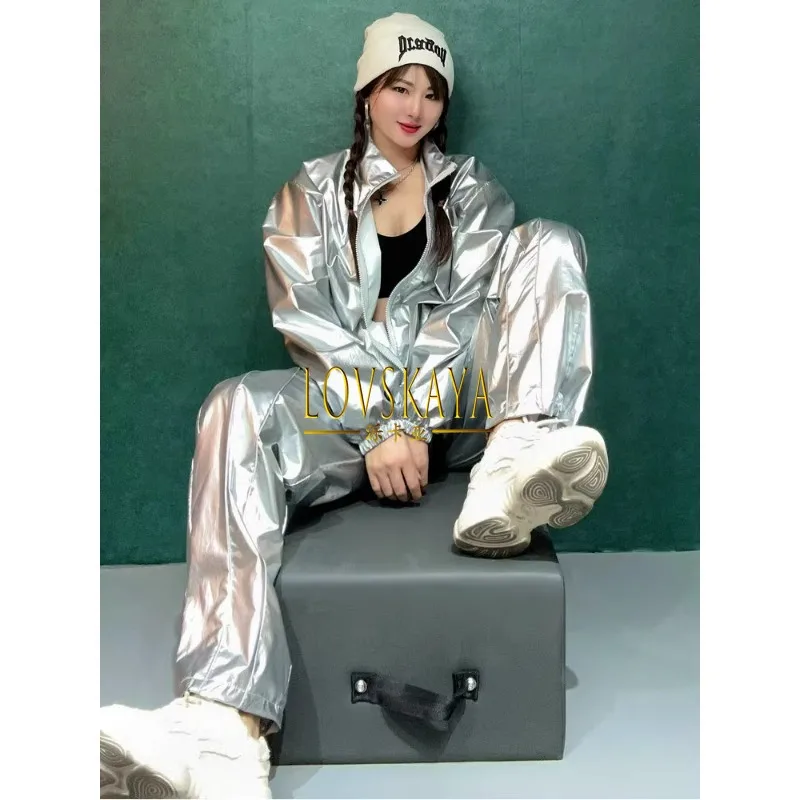 Яркий серебристый свободный костюм для танцев в стиле хип-хоп выступлений