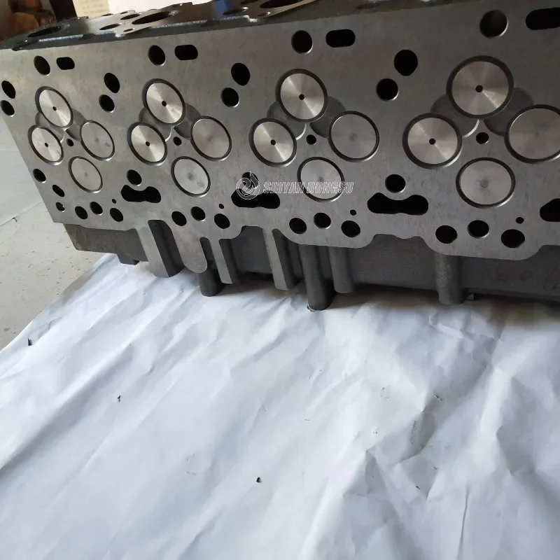 Оригинальная головка цилиндра дизельного двигателя DCEC 6L ISL 5314801