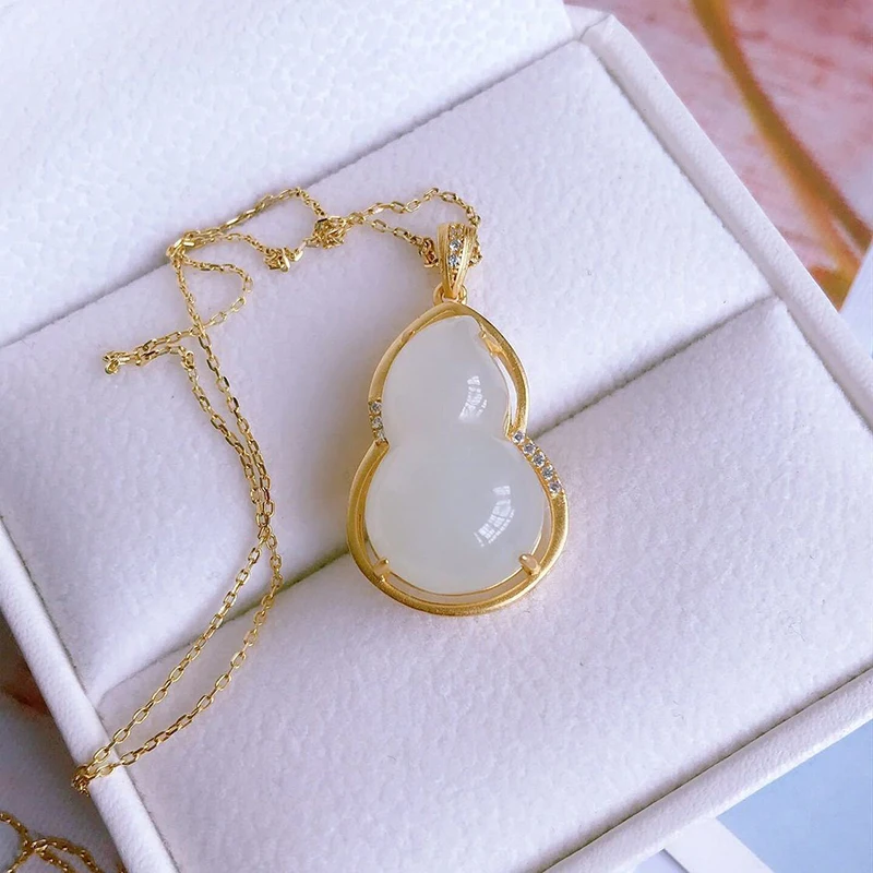 Женское Ожерелье из халцедона с подвеской в виде тыквы