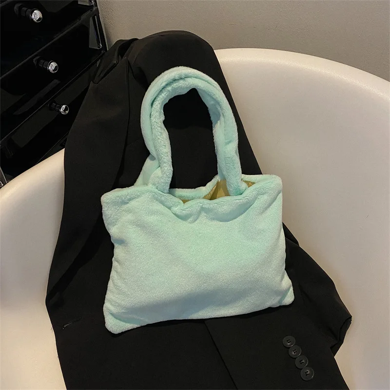 

2022 зимние плюшевые женские сумки-тоуты, Новые повседневные вместительные женские сумки на плечо, простая модная женская сумка-мессенджер д...