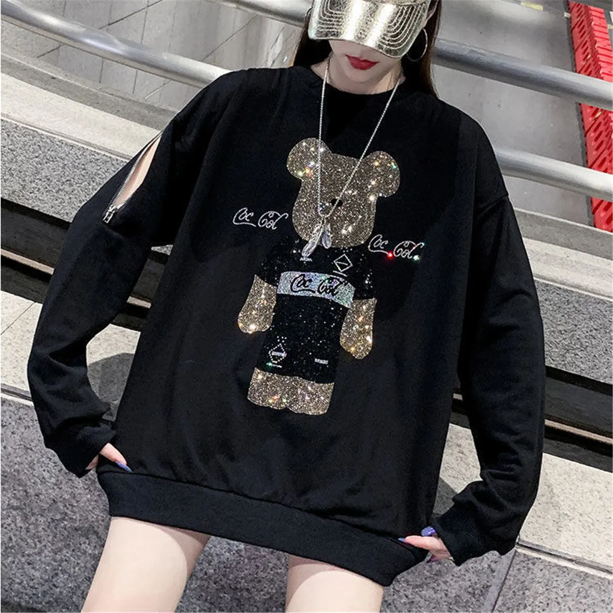 Толстовка женская с капюшоном и принтом в виде медведя |