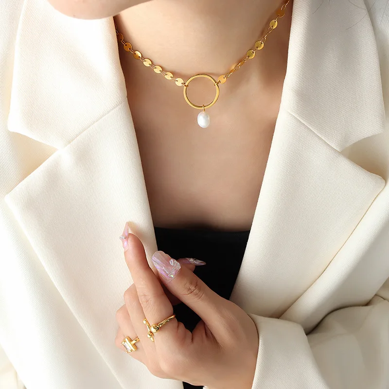 

Корейский стиль Трендовое индивидуальное креативное дизайнерское ожерелье с вышивкой ожерелье из титановой стали позолоченное кольцо подвеска с пресноводным жемчугом