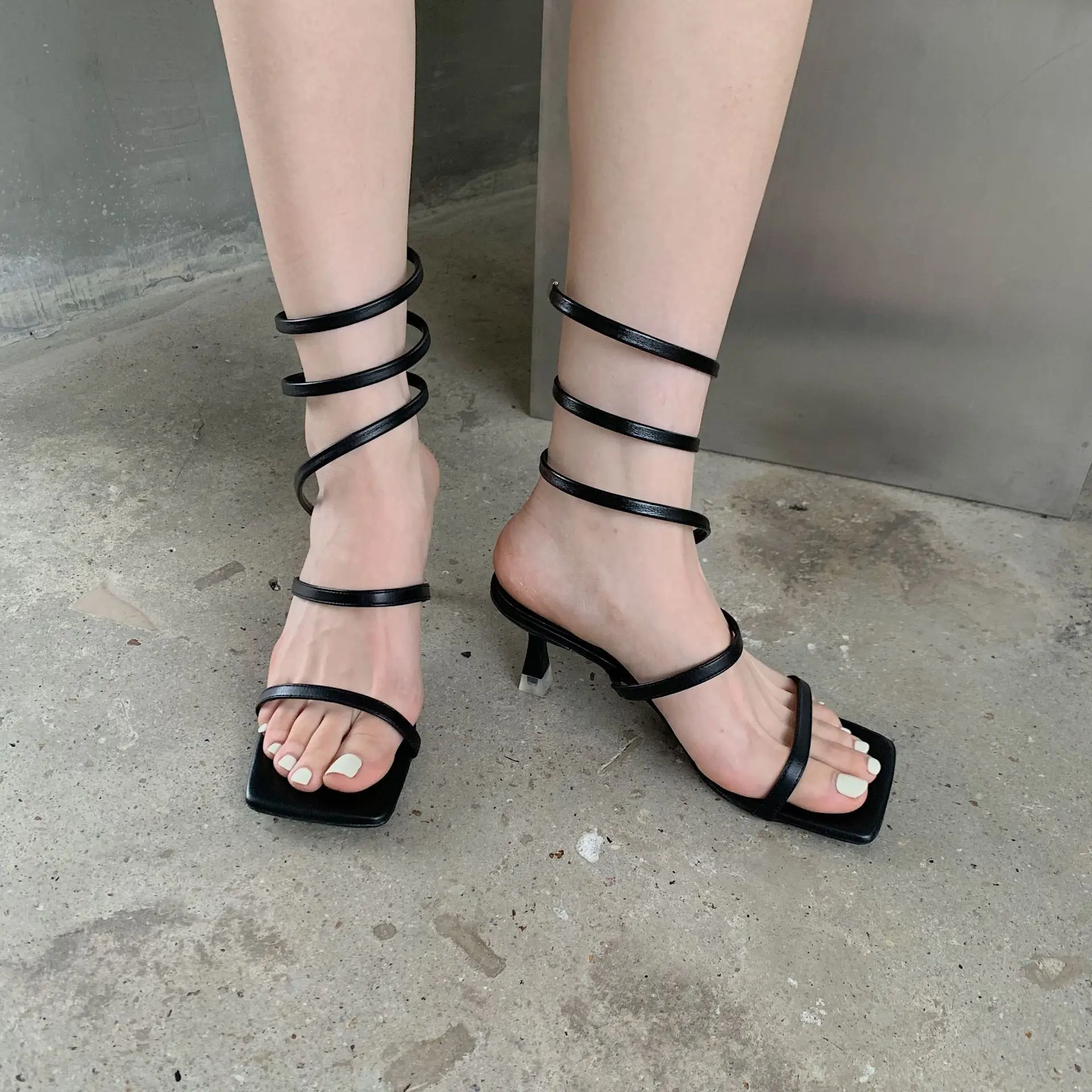 

2022 Summer Beige Heeled Sandals Clear Shoes Square Toe Black Girls Leather Comfort New Stiletto Low Fashion Fabric Casual Back