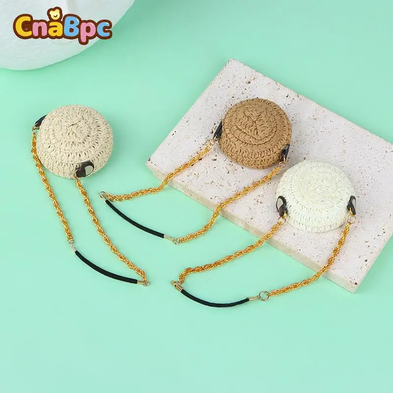 

1/12 миниатюрная круглая плетеная Сумка через плечо для кукольного домика, сумка через плечо с металлической цепочкой для кукол, модное платье, аксессуары, украшение для кукольного домика