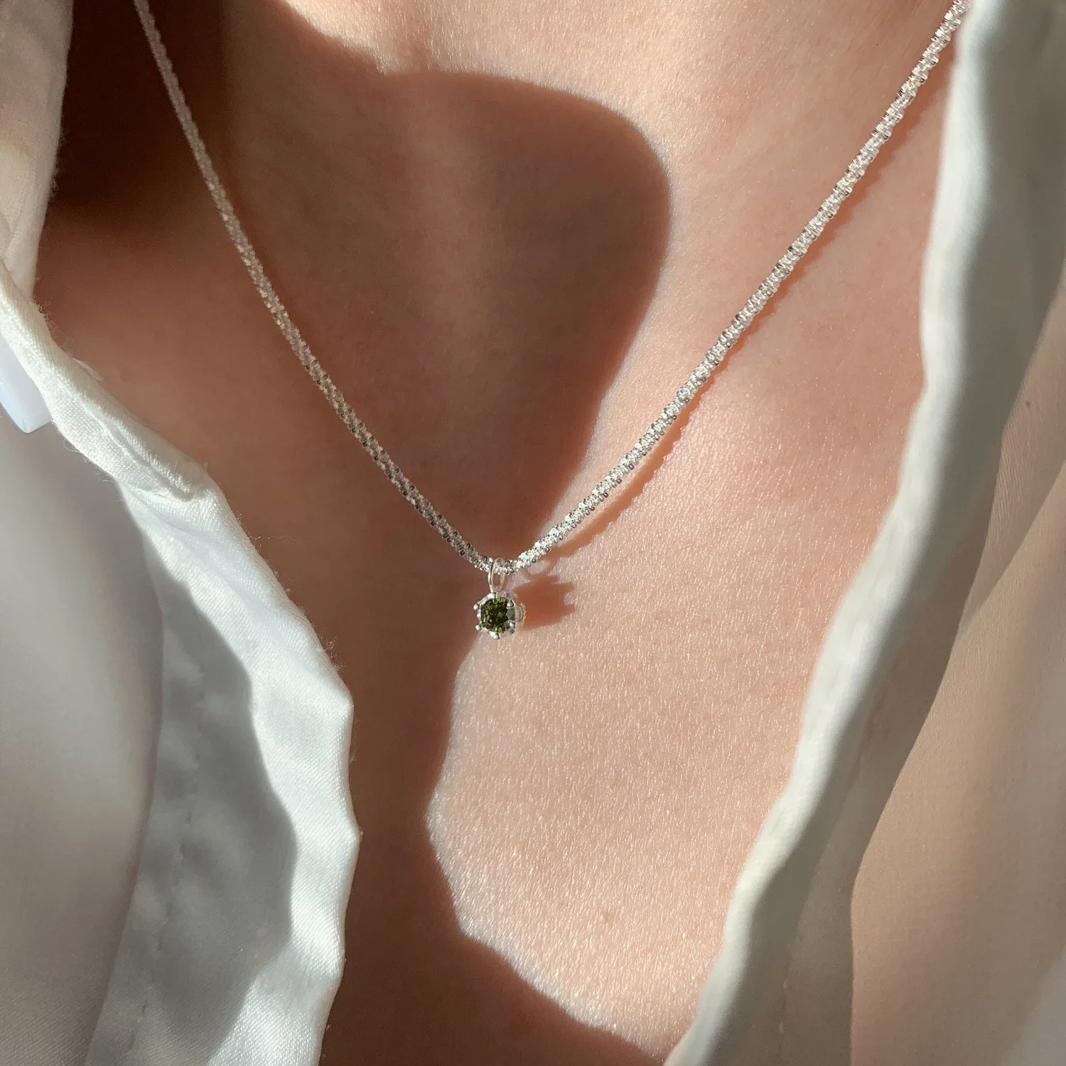 Украшение для дам "Weiyue" из серебра 925 пробы с цирконовой короной "Gypsophila" для теплого кардигана.