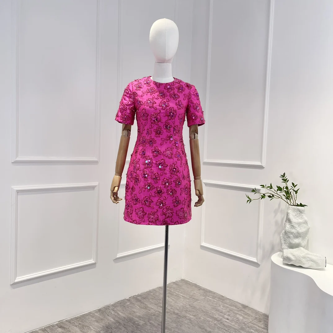 

Женское жаккардовое мини-платье с коротким рукавом и блестками