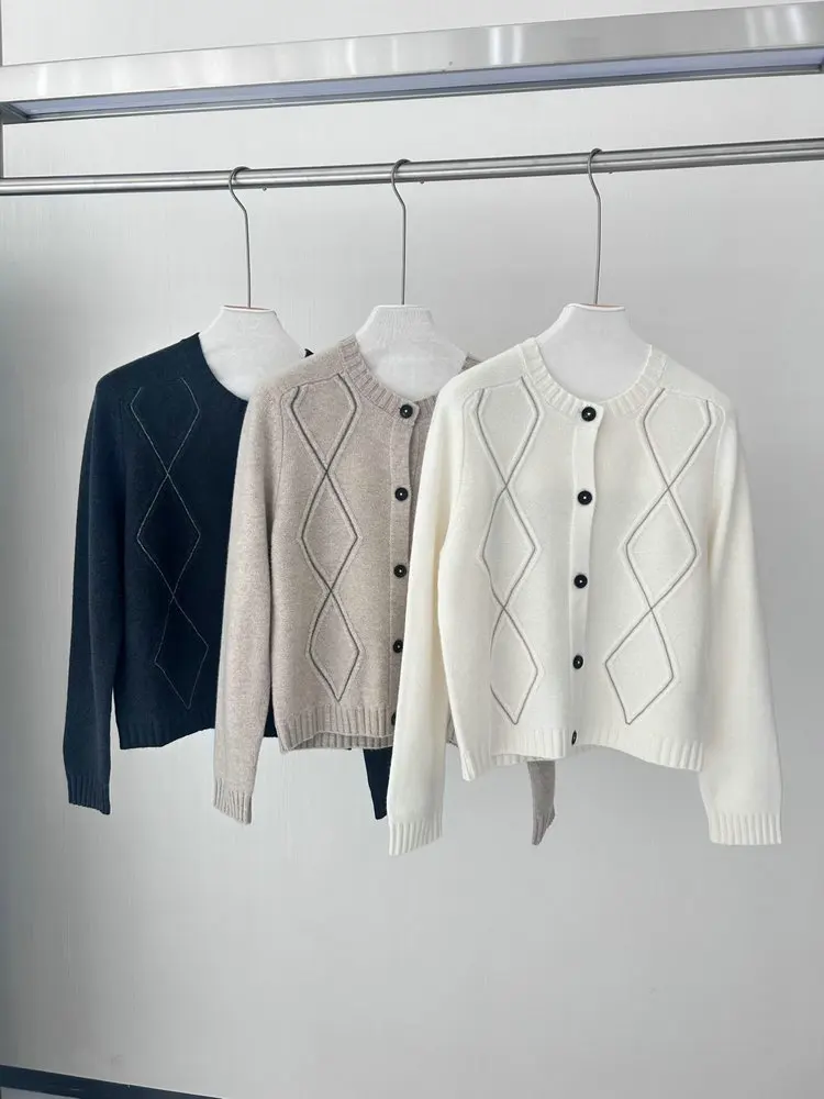 Осенний женский кардиган с ромбическим бисером B * C 100% шерсть однобортный