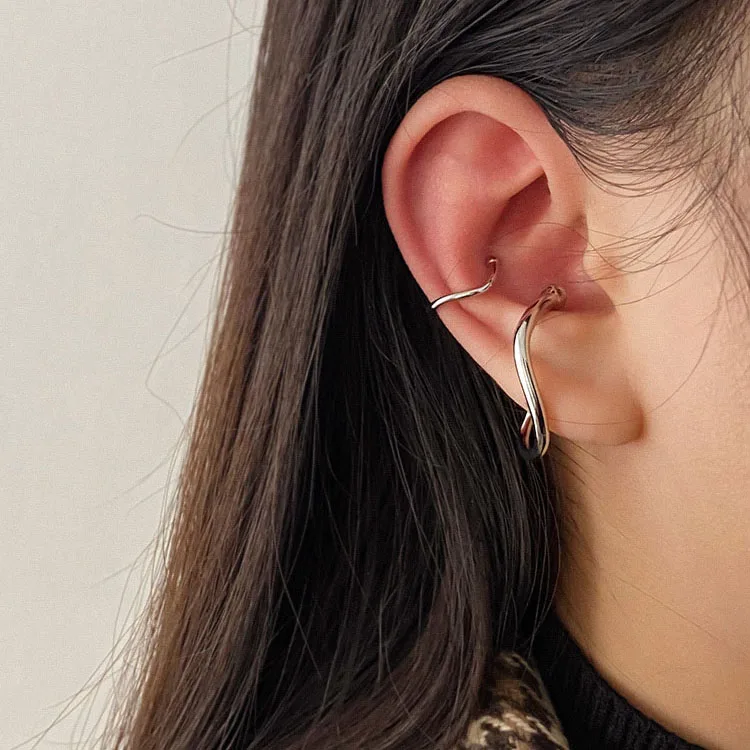 

Новые тренды 2023, простые элегантные металлические золотистые и Серебристые серьги-клипсы без пирсинга для женщин, модные серьги в Корейском стиле