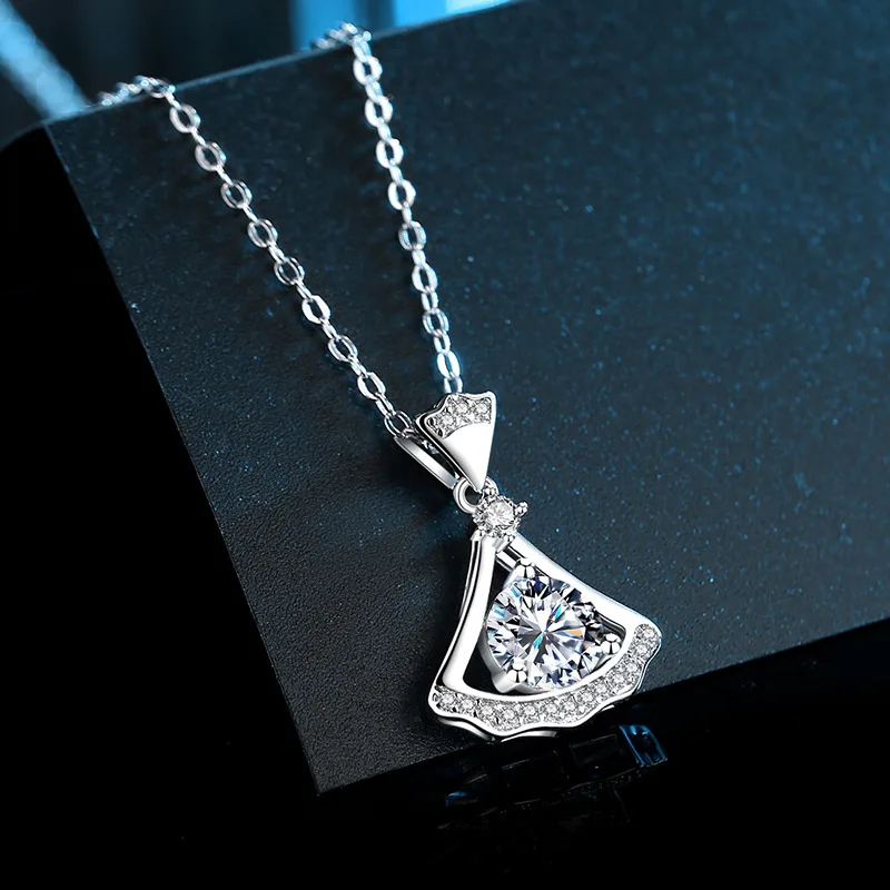 

Sansheng lucky moissanite necklace women's new high-end light luxury small skirt silver collarbone chain Valentine's Day gift