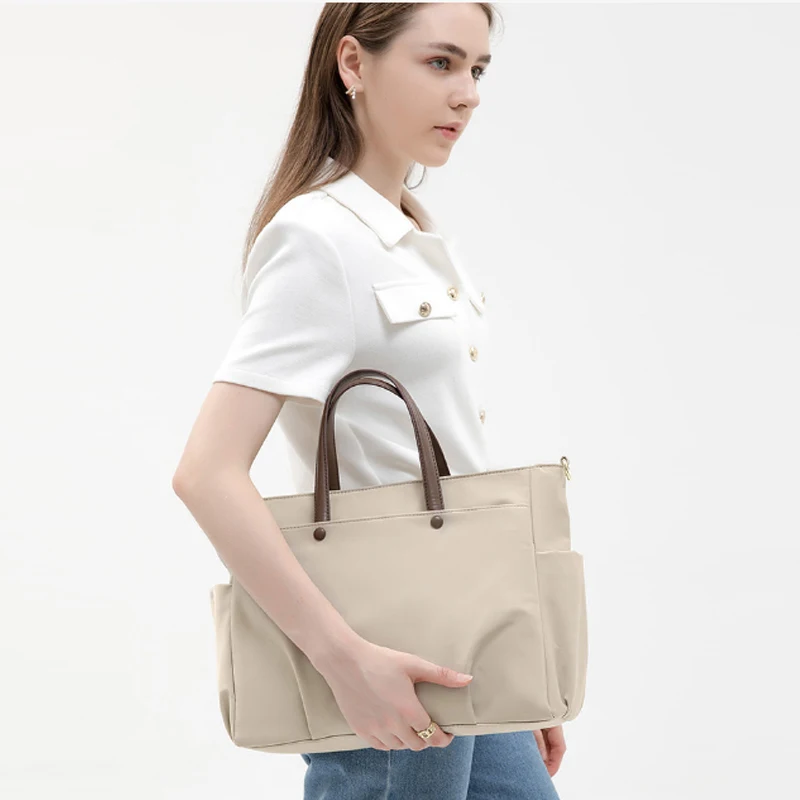 Простая дизайнерская женская сумка для ноутбука через плечо вместительная