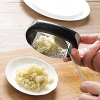1pcs kitchen gadgets stainless steel garlic press manual garlic mincer chopping garlic tools curve fruit vegetable tools