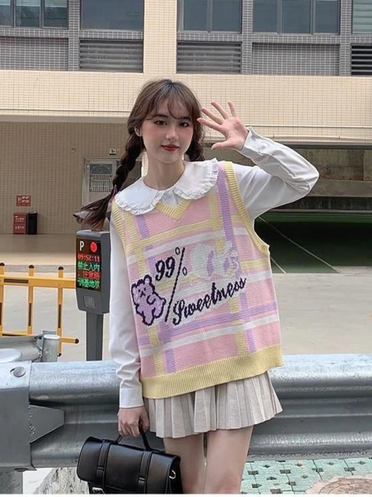 Жилет вязаный жаккардовый с V-образным вырезом без рукавов