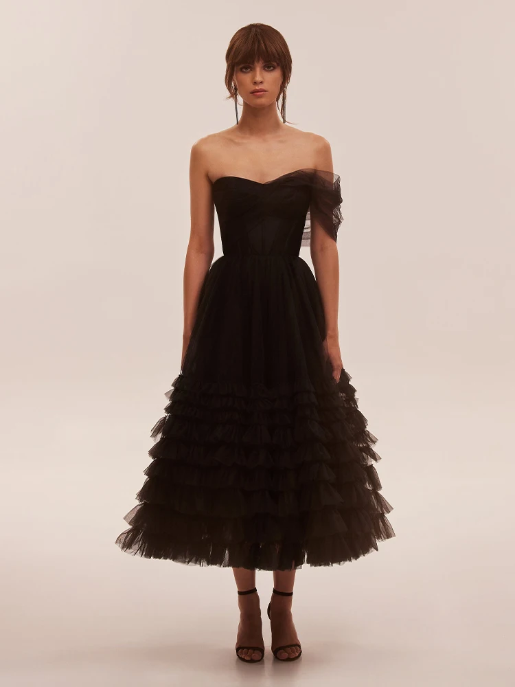 

Short Evening Dress A Line Off the Shoulder Lady's Evening Gown Black Tulle Sweetheart Ruffle Tea Length Cute Homecoming Dress