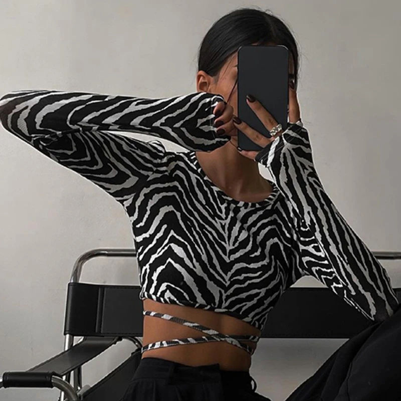 

Сексуальные полосатые футболки с открытой спиной на шнуровке, Женская Весенняя облегающая короткая футболка с круглым вырезом и длинным рукавом, удобный пуловер для зрелых дам, топы