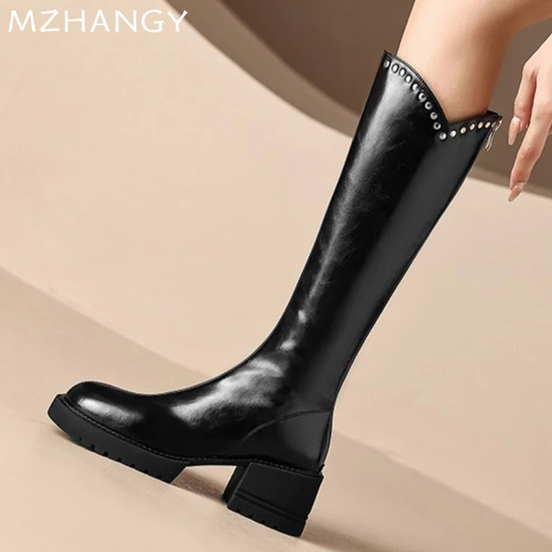 Женские кожаные высокие сапоги на массивном каблуке туфли до колена с