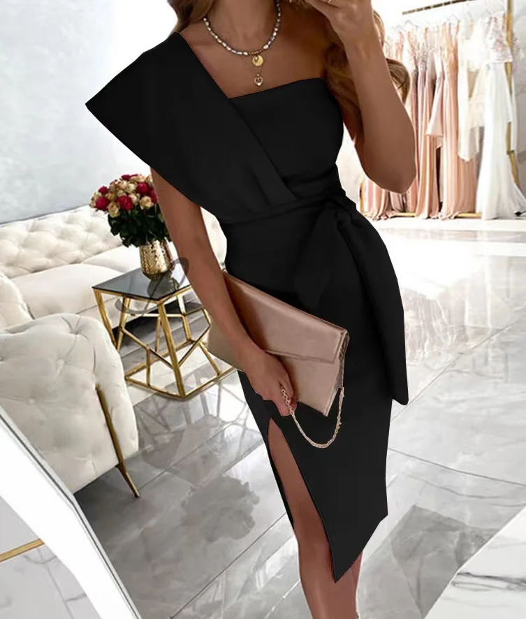 Элегантное женское платье 2024 однотонное без рукавов на одно плечо со шнуровкой