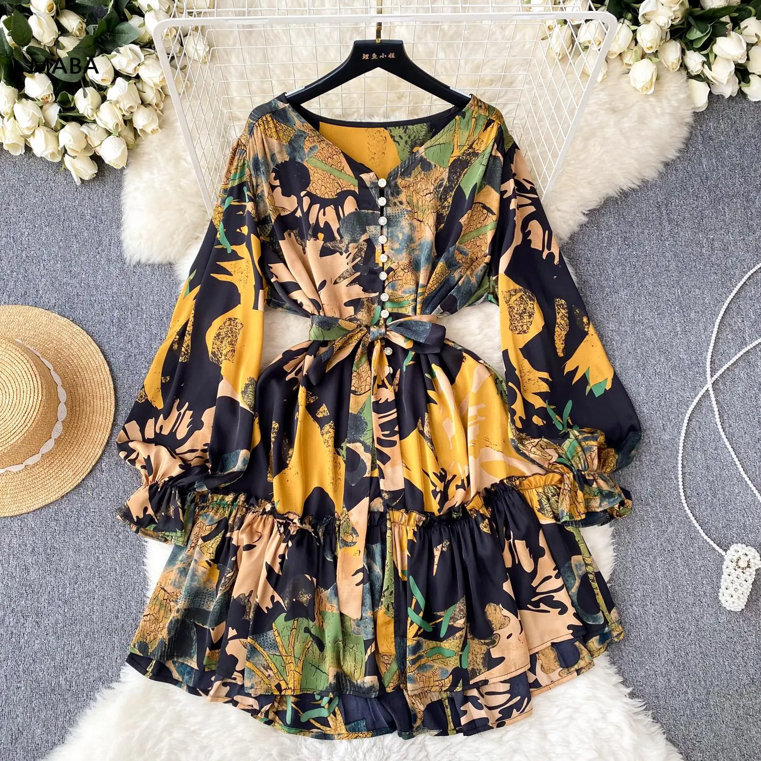 

Женское однобортное платье-миди с V-образным вырезом и пышными рукавами