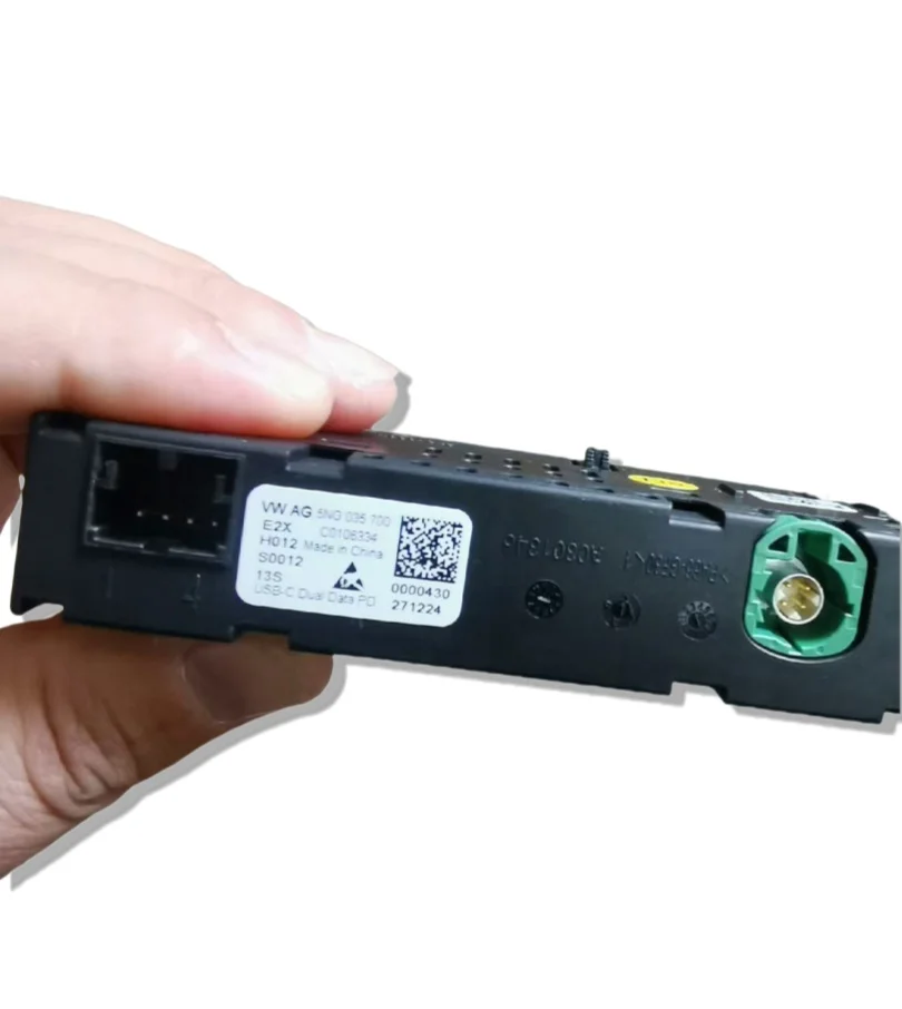 Фото OEM для VW Tiguan MK2 Touran передняя USB-зарядка Type-C зарядный интерфейс 5NG 035700   или 30D 035736 №4