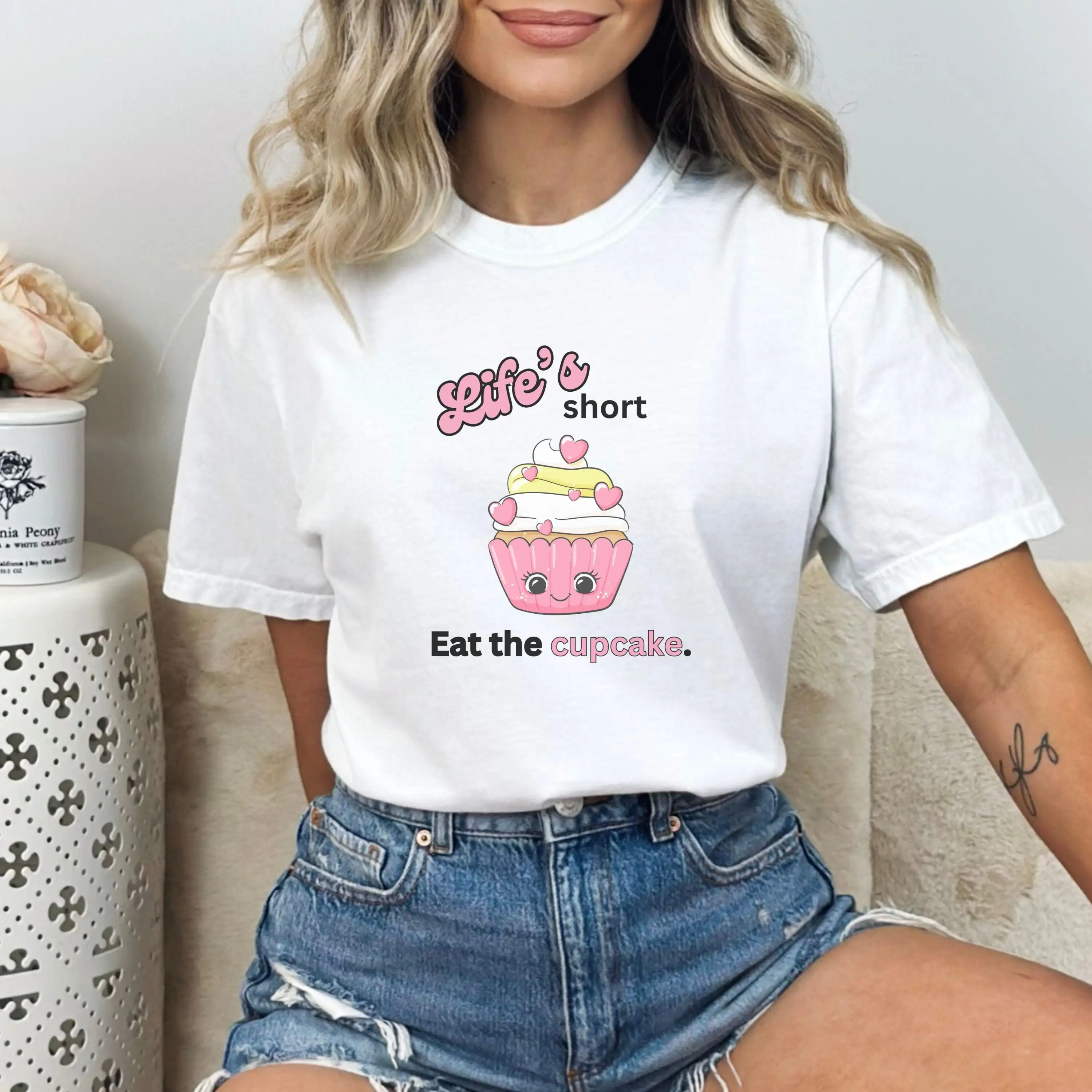 Короткая футболка Life's Eat The Cake Cupcake подарок для нее мамы Дня матери