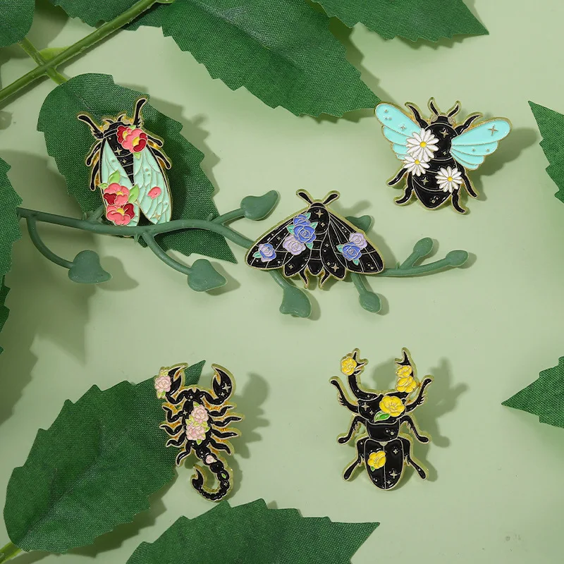 Serie de insectos florales bonitos, alfileres esmaltados, naturaleza, escarabajo, polilla, escorpión, Cicada, insignias, broches de animales, regalo de joyería para niños y amigos